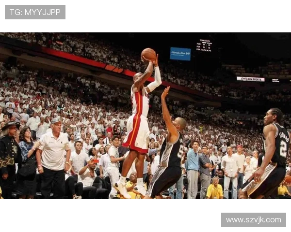 詹姆斯与利拉德对决瞬间精彩回顾与精彩图片分享