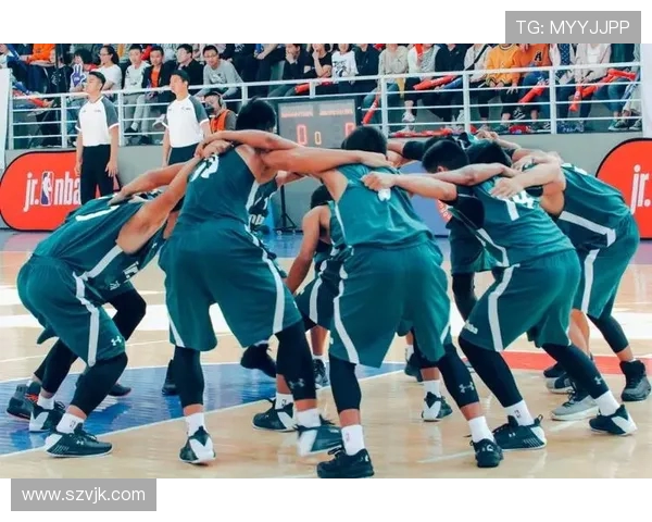 重庆篮球队比赛经验深度对比分析及其对未来发展的影响探讨