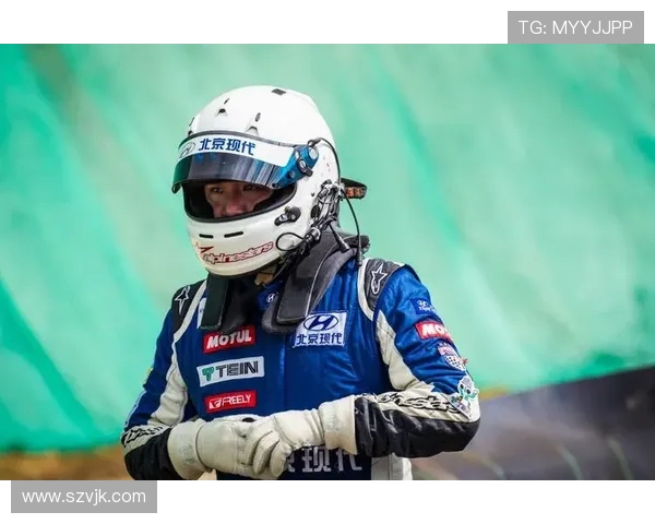 李强独家分享滑板技巧与心得体会助你轻松掌握滑板运动的乐趣与挑战