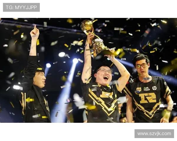 RNG逆袭之旅揭秘：从绝境到世界冠军杯的辉煌征程