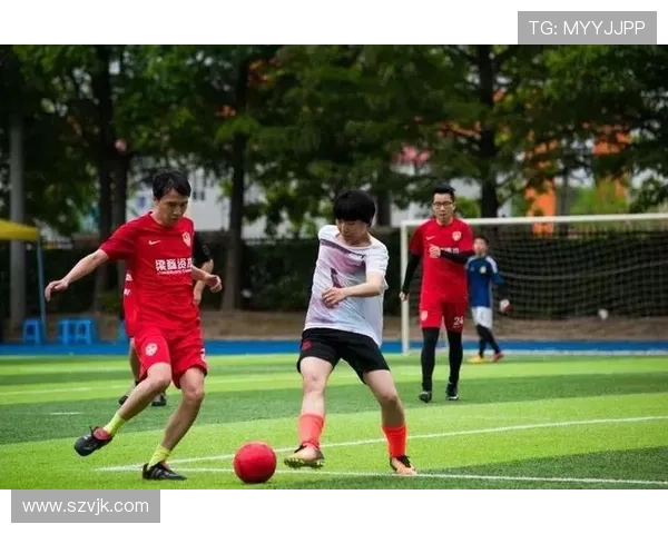 上海足球队选拔赛背后的拼搏故事与奋斗历程揭秘 上海足球队选拔赛背后的拼搏故事与奋斗历程揭秘